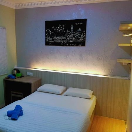 Hotel Sleeprest @ Golden Prima Batam Pokoj fotografie